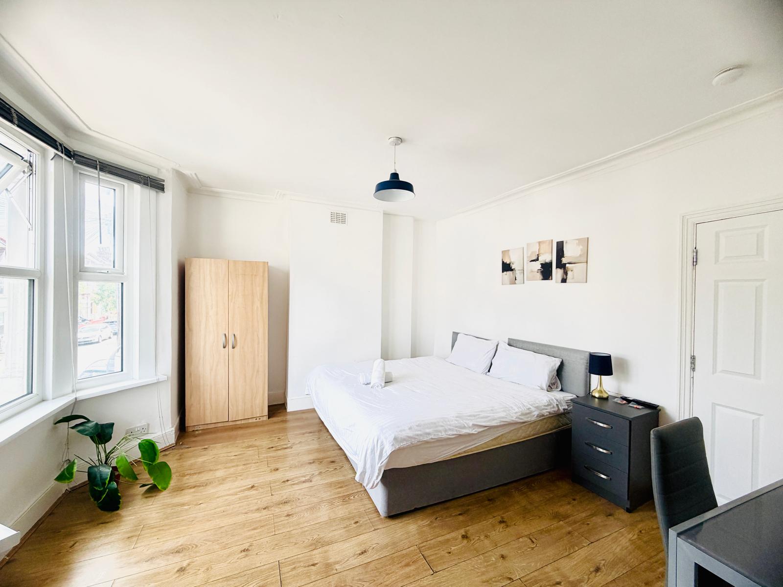 Twin or super-king room